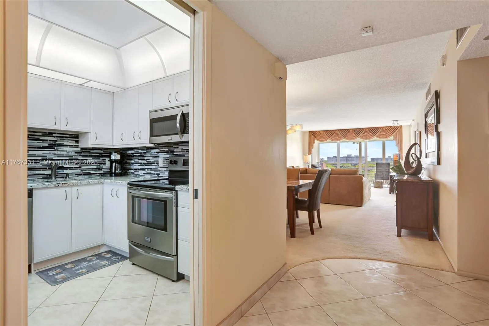 3510 Oaks Way 806, Pompano Beach, Florida 33069, Pompano Beach, Florida 33069, 2 Bedrooms Bedrooms, ,2 BathroomsBathrooms,Residential,For Sale,3510 Oaks Way 806, Pompano Beach, Florida 33069,A11767331