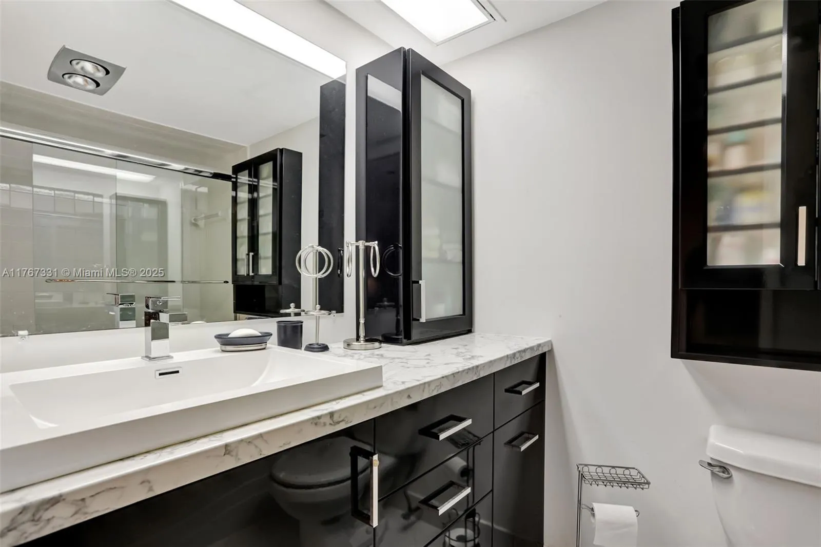 3510 Oaks Way 806, Pompano Beach, Florida 33069, Pompano Beach, Florida 33069, 2 Bedrooms Bedrooms, ,2 BathroomsBathrooms,Residential,For Sale,3510 Oaks Way 806, Pompano Beach, Florida 33069,A11767331