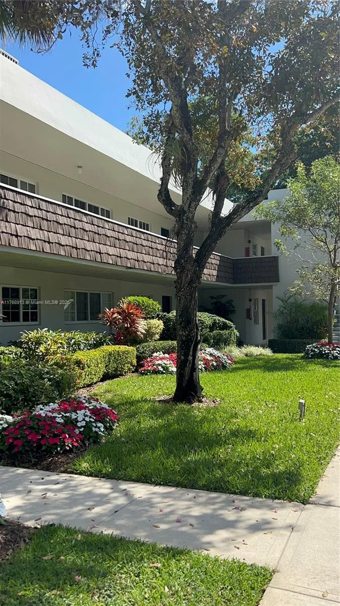 4017 N Cypress Dr 102, Pompano Beach, Florida 3306, Pompano Beach, Florida 33069, 3 Bedrooms Bedrooms, ,2 BathroomsBathrooms,Residential Lease,For Rent,4017 N Cypress Dr 102, Pompano Beach, Florida 3306,A11768913