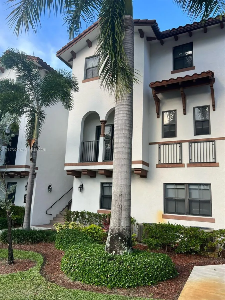 10630 Nw 88th St 103, Doral, Florida 33178, Doral, Florida 33178, 3 Bedrooms Bedrooms, ,2 BathroomsBathrooms,Residential,For Sale,10630 Nw 88th St 103, Doral, Florida 33178,A11769720