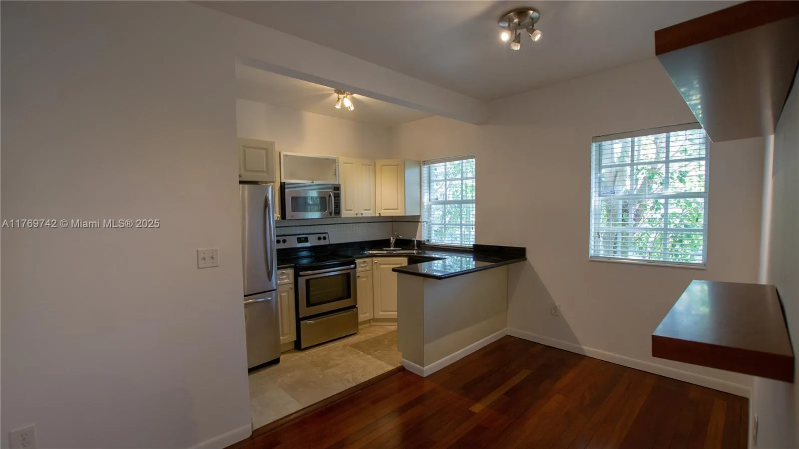 577 Ne 62 Street 2, Miami, Florida 33138, Miami, Florida 33138, 2 Bedrooms Bedrooms, ,1 BathroomBathrooms,Residential,For Sale,577 Ne 62 Street 2, Miami, Florida 33138,A11769742