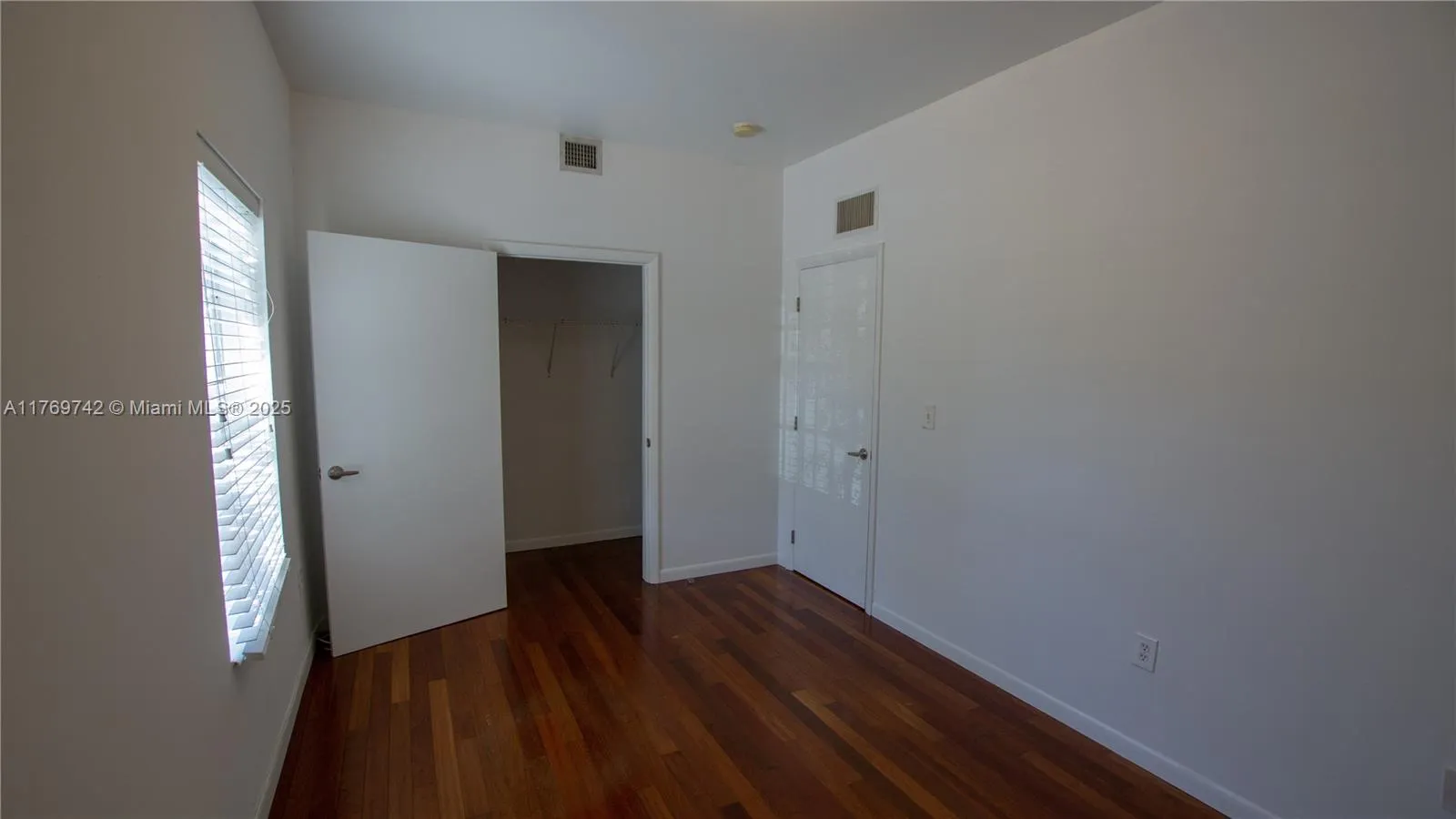 577 Ne 62 Street 2, Miami, Florida 33138, Miami, Florida 33138, 2 Bedrooms Bedrooms, ,1 BathroomBathrooms,Residential,For Sale,577 Ne 62 Street 2, Miami, Florida 33138,A11769742