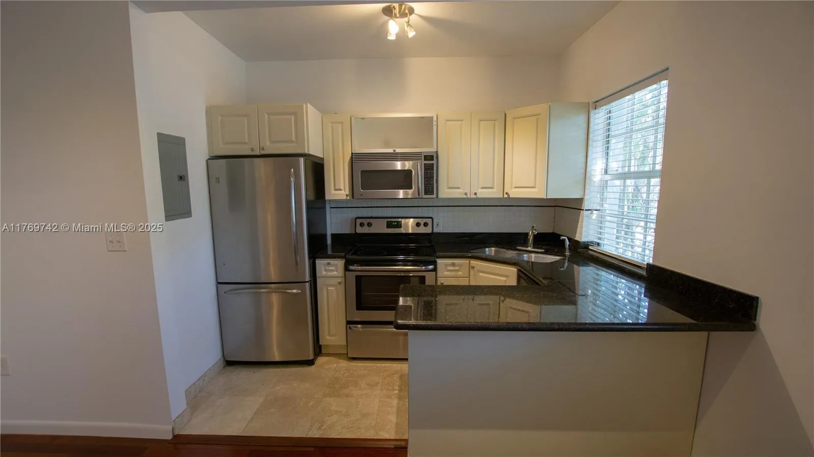577 Ne 62 Street 2, Miami, Florida 33138, Miami, Florida 33138, 2 Bedrooms Bedrooms, ,1 BathroomBathrooms,Residential,For Sale,577 Ne 62 Street 2, Miami, Florida 33138,A11769742