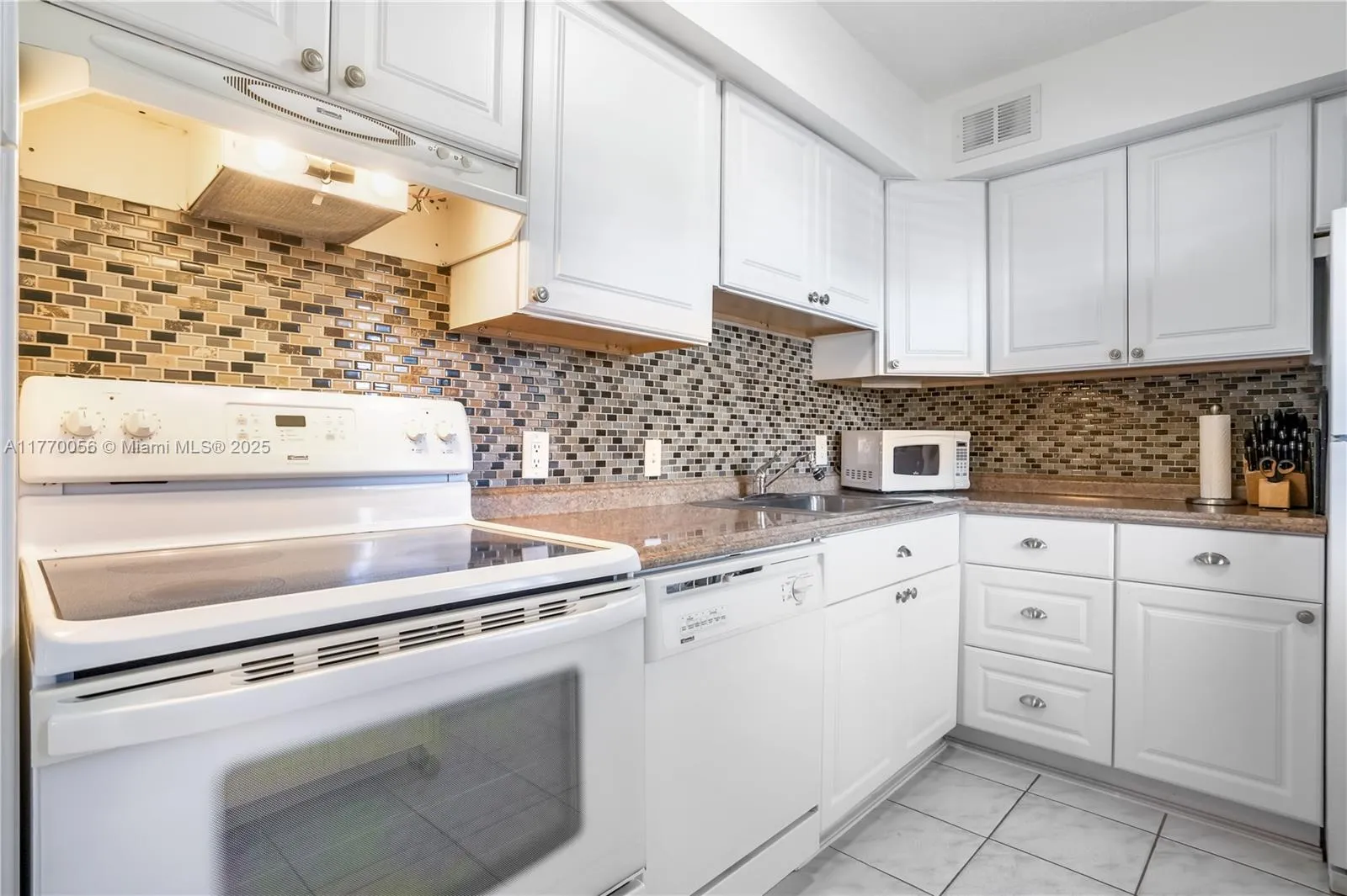 3475 N Country Club Dr 818, Aventura, Florida 3318, Aventura, Florida 33180, 2 Bedrooms Bedrooms, ,2 BathroomsBathrooms,Residential,For Sale,3475 N Country Club Dr 818, Aventura, Florida 3318,A11770056