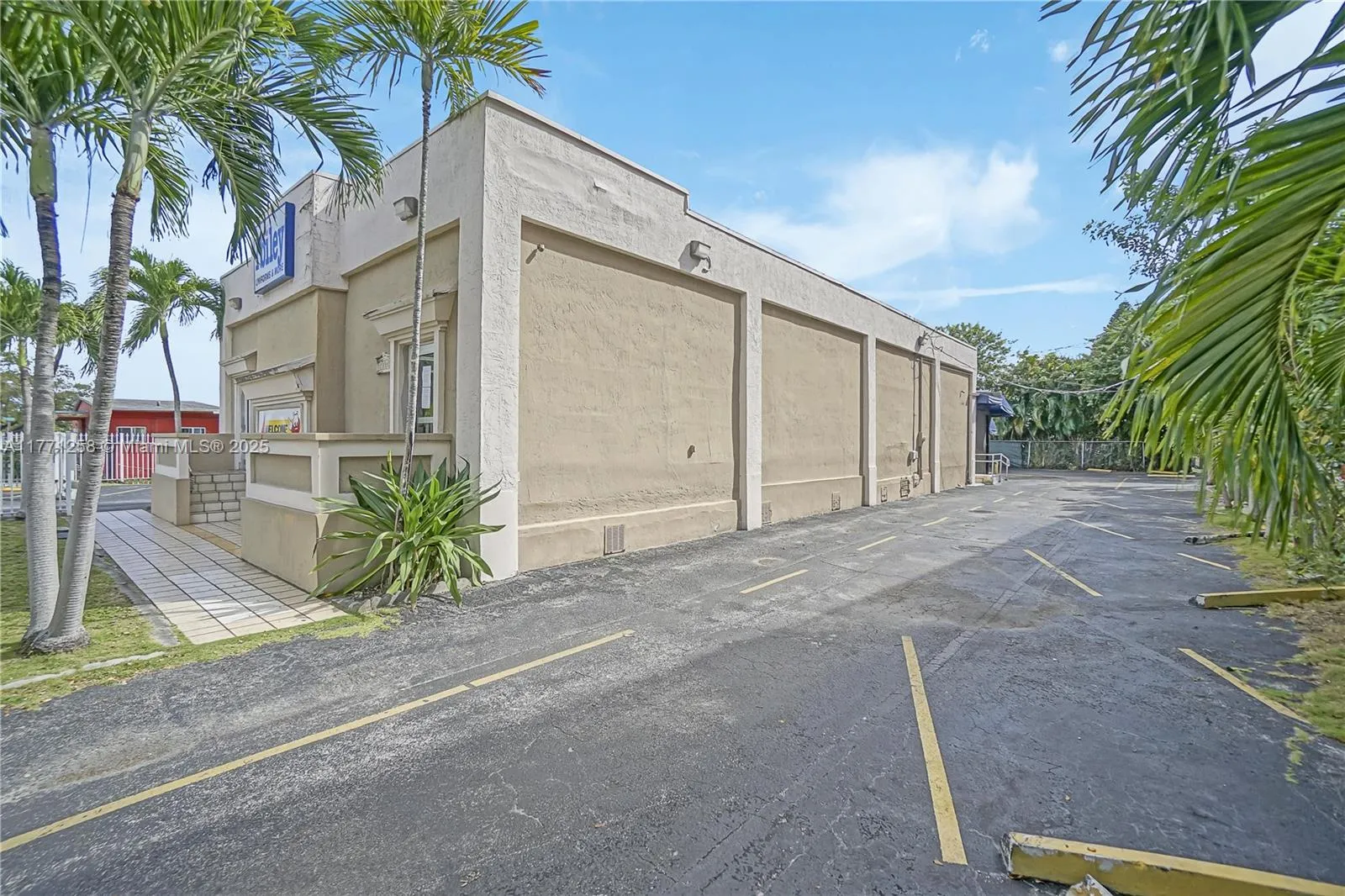 2924 W Flagler St, Miami, Florida 33135, Miami, Florida 33135, ,Commercial Lease,For Rent,2924 W Flagler St, Miami, Florida 33135,A11771258