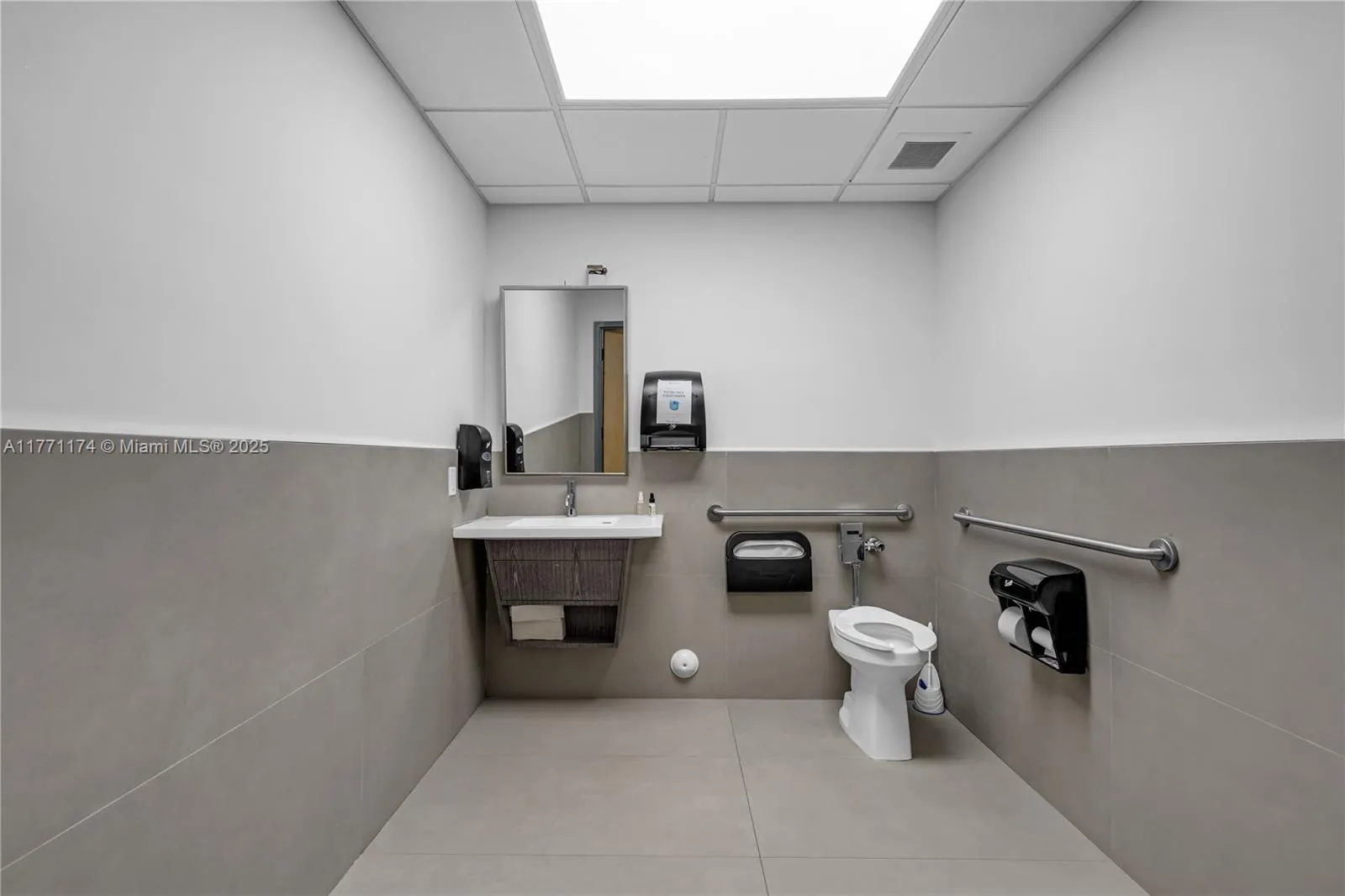 13801 Sw 119th Ave, Miami, Florida 33186, Miami, Florida 33186, ,Commercial Lease,For Rent,13801 Sw 119th Ave, Miami, Florida 33186,A11771174