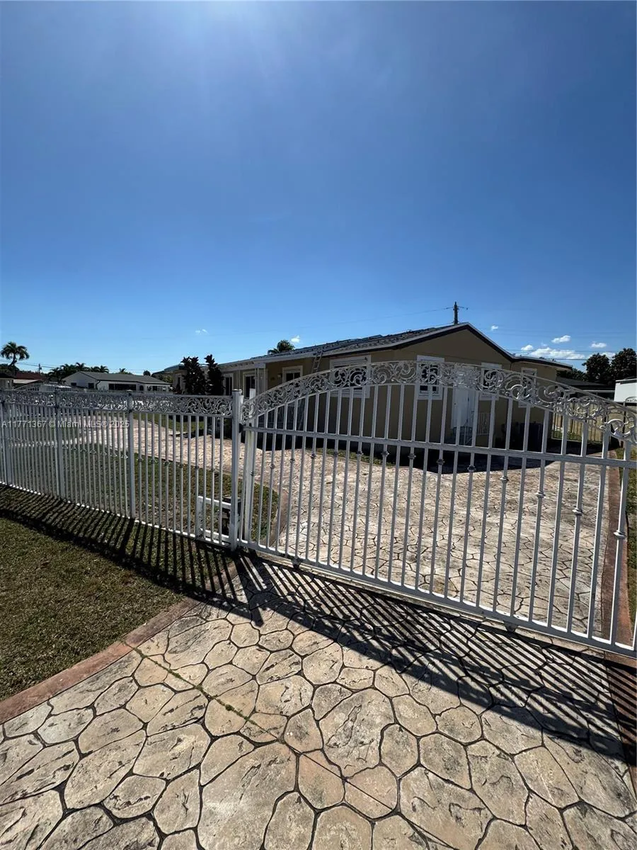 1730 Sw 72nd Ct, Miami, Florida 33155, Miami, Florida 33155, ,Residential Income,For Sale,1730 Sw 72nd Ct, Miami, Florida 33155,A11771367