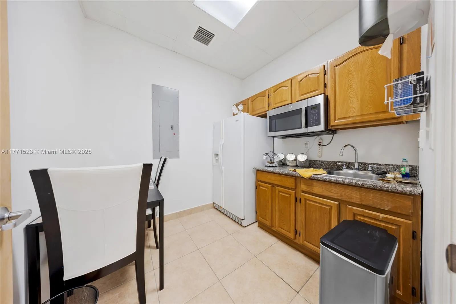 705 E 8th Ave, Hialeah, Florida 33010, Hialeah, Florida 33010, ,Commercial Sale,For Sale,705 E 8th Ave, Hialeah, Florida 33010,A11771523