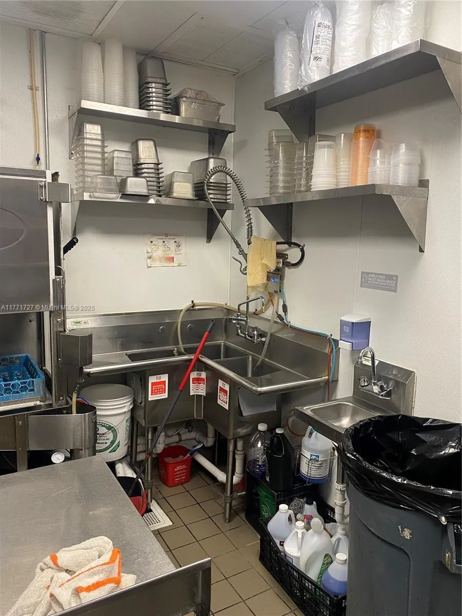 12661 S Dixie Hwy, Miami, Florida 33156, Miami, Florida 33156, ,Business Opportunity,For Sale,12661 S Dixie Hwy, Miami, Florida 33156,A11771727