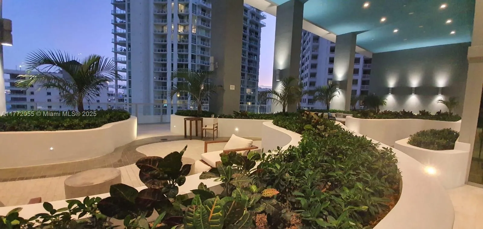 1300 Brickell Bay Dr 1107, Miami, Florida 33131, Miami, Florida 33131, 1 Bedroom Bedrooms, ,1 BathroomBathrooms,Residential Lease,For Rent,1300 Brickell Bay Dr 1107, Miami, Florida 33131,A11772055