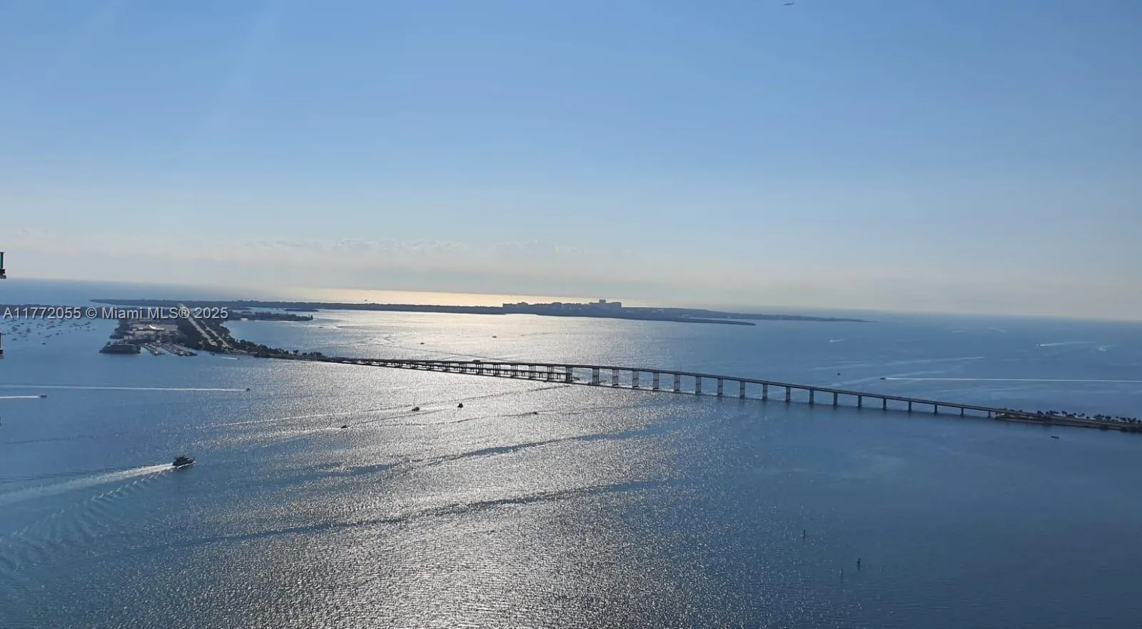 1300 Brickell Bay Dr 1107, Miami, Florida 33131, Miami, Florida 33131, 1 Bedroom Bedrooms, ,1 BathroomBathrooms,Residential Lease,For Rent,1300 Brickell Bay Dr 1107, Miami, Florida 33131,A11772055