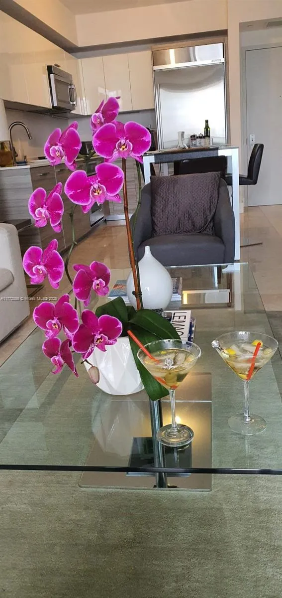 1300 Brickell Bay Dr 1107, Miami, Florida 33131, Miami, Florida 33131, 1 Bedroom Bedrooms, ,1 BathroomBathrooms,Residential Lease,For Rent,1300 Brickell Bay Dr 1107, Miami, Florida 33131,A11772055