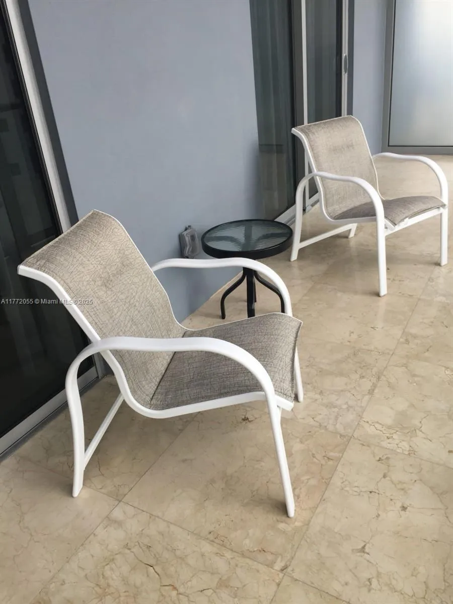 1300 Brickell Bay Dr 1107, Miami, Florida 33131, Miami, Florida 33131, 1 Bedroom Bedrooms, ,1 BathroomBathrooms,Residential Lease,For Rent,1300 Brickell Bay Dr 1107, Miami, Florida 33131,A11772055