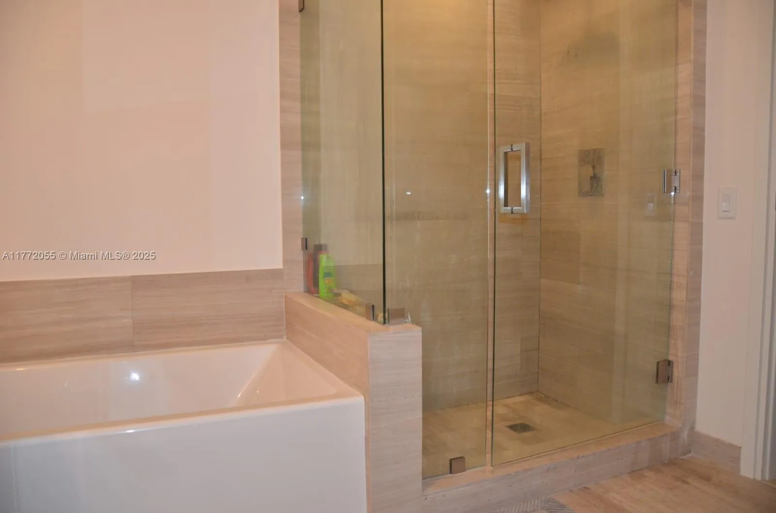 1300 Brickell Bay Dr 1107, Miami, Florida 33131, Miami, Florida 33131, 1 Bedroom Bedrooms, ,1 BathroomBathrooms,Residential Lease,For Rent,1300 Brickell Bay Dr 1107, Miami, Florida 33131,A11772055