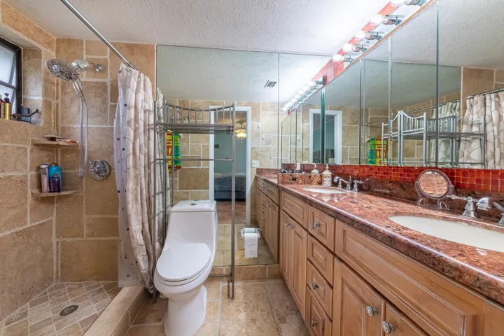 Bedroom2-Bathroom