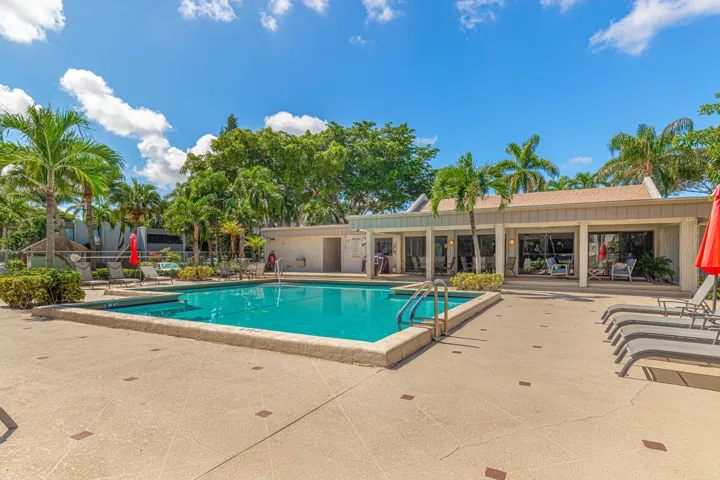 Clubhouse-Pool-B