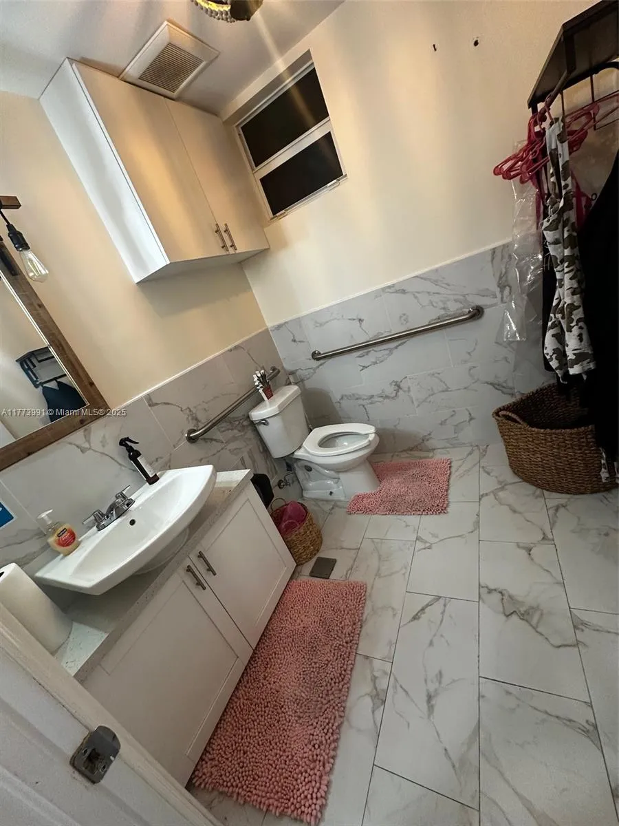 3872 Grand Ave, Miami, Florida 33133, Miami, Florida 33133, ,Commercial Lease,For Rent,3872 Grand Ave, Miami, Florida 33133,A11773991