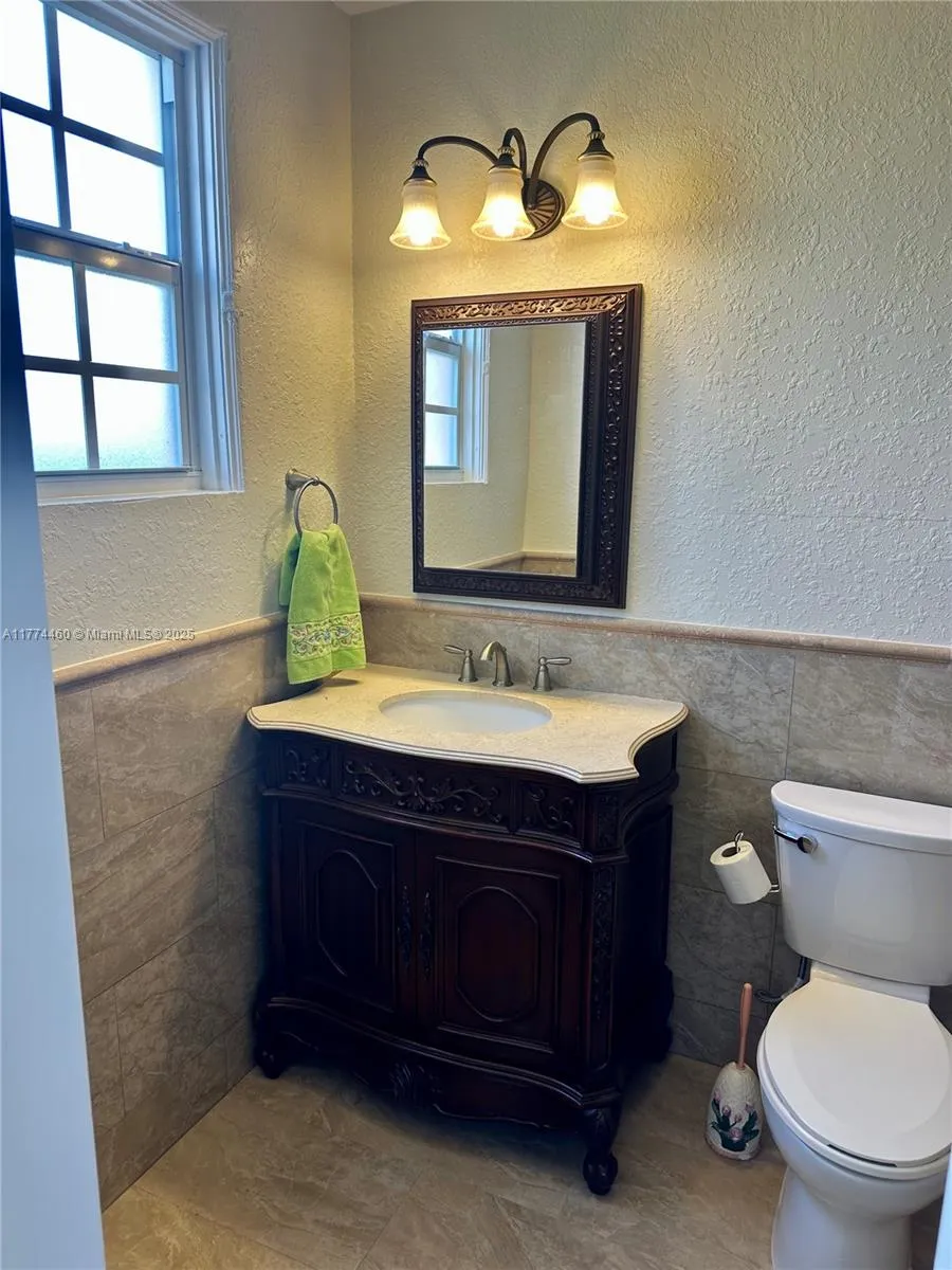 870 Nw 14th Ct, Miami, Florida 33125, Miami, Florida 33125, ,Residential Income,For Sale,870 Nw 14th Ct, Miami, Florida 33125,A11774460