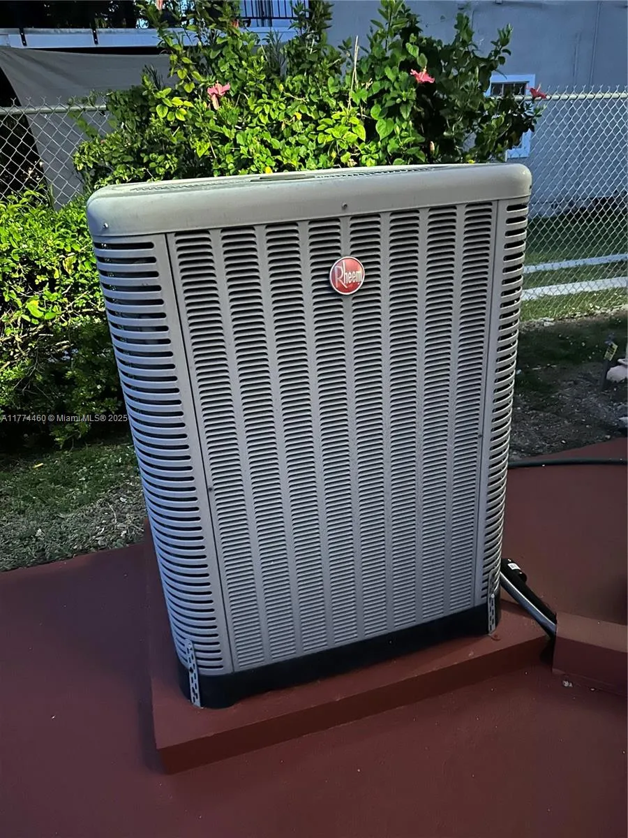 870 Nw 14th Ct, Miami, Florida 33125, Miami, Florida 33125, ,Residential Income,For Sale,870 Nw 14th Ct, Miami, Florida 33125,A11774460