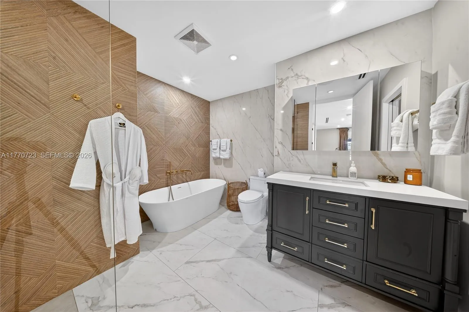 4312 Ne 22nd Ave, Fort Lauderdale, Florida 33308, Fort Lauderdale, Florida 33308, 5 Bedrooms Bedrooms, ,4 BathroomsBathrooms,Residential Lease,For Rent,4312 Ne 22nd Ave, Fort Lauderdale, Florida 33308,A11770723