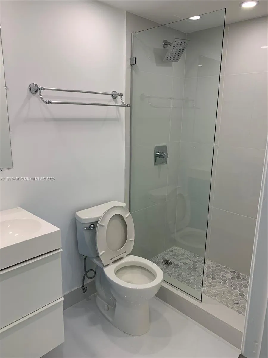 5445 Collins Ave 1520, Miami Beach, Florida 33140, Miami Beach, Florida 33140, ,1 BathroomBathrooms,Residential,For Sale,5445 Collins Ave 1520, Miami Beach, Florida 33140,A11775430