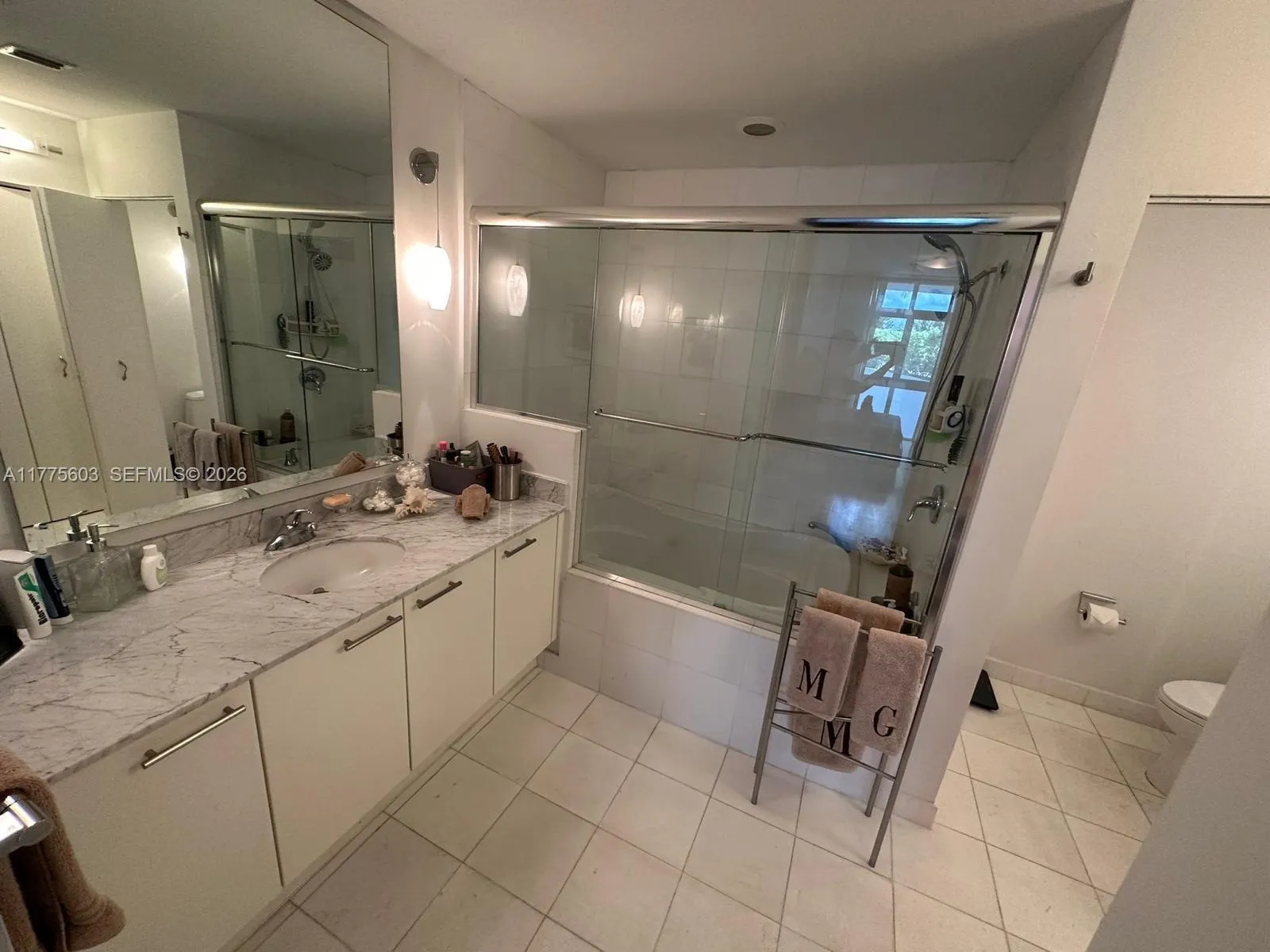 2001 Meridian Ave 309, Miami Beach, Florida 33139, Miami Beach, Florida 33139, 2 Bedrooms Bedrooms, ,2 BathroomsBathrooms,Residential Lease,For Rent,2001 Meridian Ave 309, Miami Beach, Florida 33139,A11775603