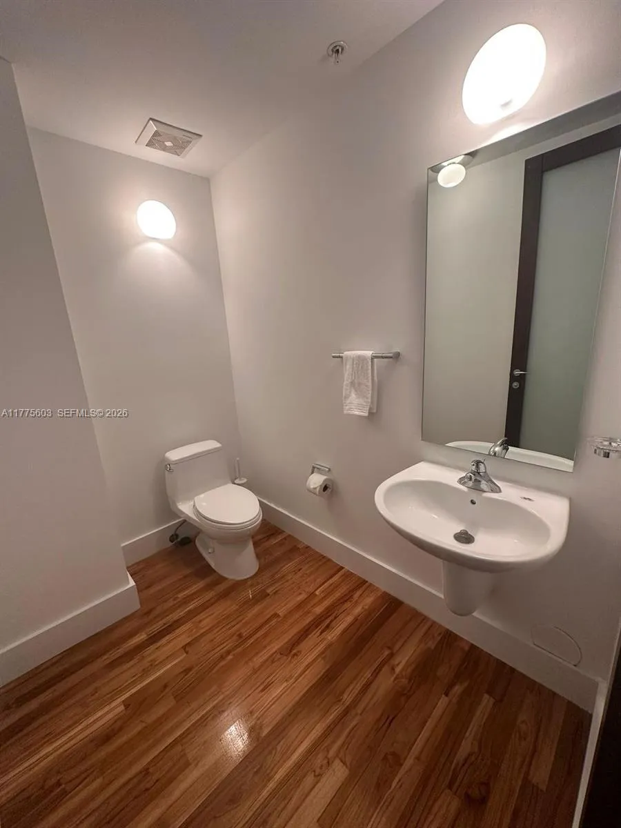 2001 Meridian Ave 309, Miami Beach, Florida 33139, Miami Beach, Florida 33139, 2 Bedrooms Bedrooms, ,2 BathroomsBathrooms,Residential Lease,For Rent,2001 Meridian Ave 309, Miami Beach, Florida 33139,A11775603