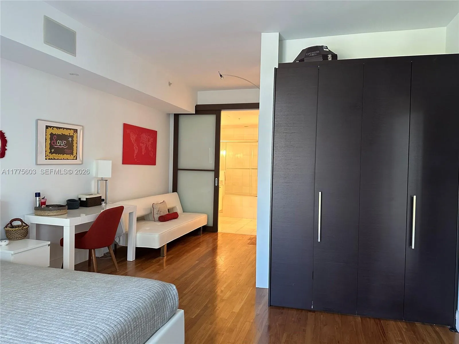 2001 Meridian Ave 309, Miami Beach, Florida 33139, Miami Beach, Florida 33139, 2 Bedrooms Bedrooms, ,2 BathroomsBathrooms,Residential Lease,For Rent,2001 Meridian Ave 309, Miami Beach, Florida 33139,A11775603