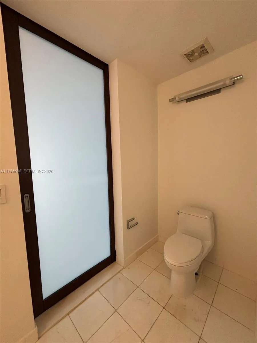 2001 Meridian Ave 309, Miami Beach, Florida 33139, Miami Beach, Florida 33139, 2 Bedrooms Bedrooms, ,2 BathroomsBathrooms,Residential Lease,For Rent,2001 Meridian Ave 309, Miami Beach, Florida 33139,A11775603