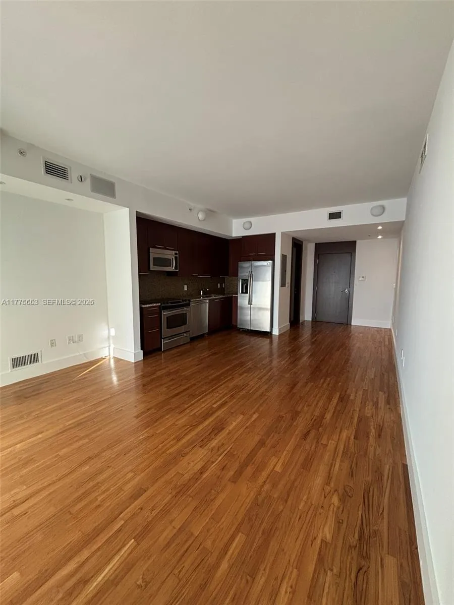 2001 Meridian Ave 309, Miami Beach, Florida 33139, Miami Beach, Florida 33139, 2 Bedrooms Bedrooms, ,2 BathroomsBathrooms,Residential Lease,For Rent,2001 Meridian Ave 309, Miami Beach, Florida 33139,A11775603