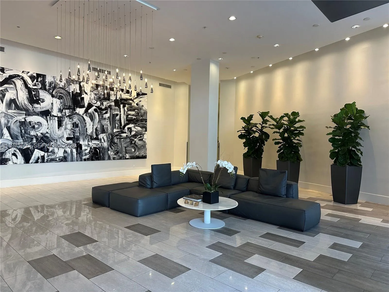 2001 Meridian Ave 309, Miami Beach, Florida 33139, Miami Beach, Florida 33139, 2 Bedrooms Bedrooms, ,2 BathroomsBathrooms,Residential Lease,For Rent,2001 Meridian Ave 309, Miami Beach, Florida 33139,A11775603