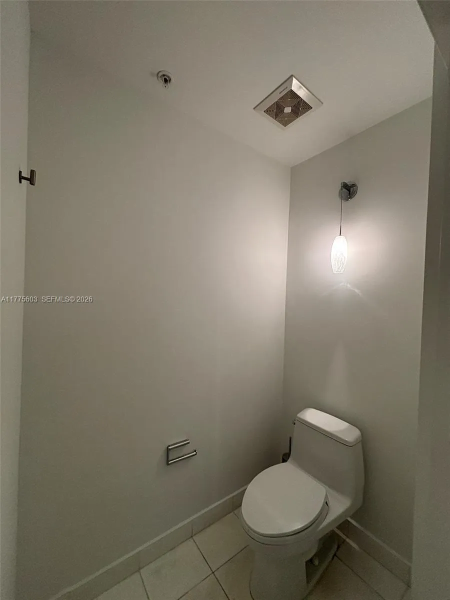 2001 Meridian Ave 309, Miami Beach, Florida 33139, Miami Beach, Florida 33139, 2 Bedrooms Bedrooms, ,2 BathroomsBathrooms,Residential Lease,For Rent,2001 Meridian Ave 309, Miami Beach, Florida 33139,A11775603