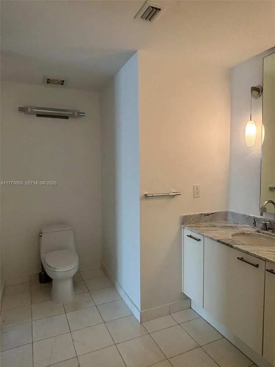 2001 Meridian Ave 309, Miami Beach, Florida 33139, Miami Beach, Florida 33139, 2 Bedrooms Bedrooms, ,2 BathroomsBathrooms,Residential Lease,For Rent,2001 Meridian Ave 309, Miami Beach, Florida 33139,A11775603