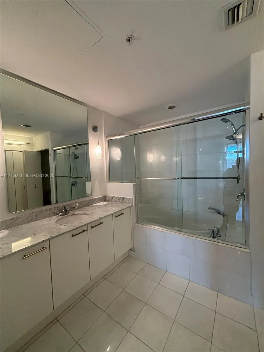 2001 Meridian Ave 309, Miami Beach, Florida 33139, Miami Beach, Florida 33139, 2 Bedrooms Bedrooms, ,2 BathroomsBathrooms,Residential Lease,For Rent,2001 Meridian Ave 309, Miami Beach, Florida 33139,A11775603