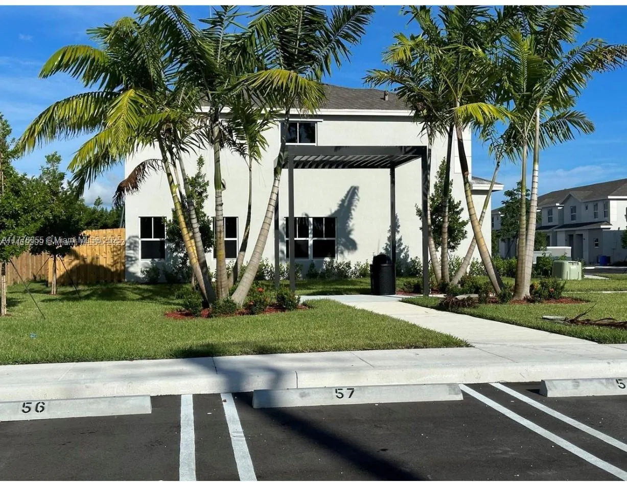 305 Ne 1st Dr 305, Florida City, Florida 33034, Florida City, Florida 33034, 3 Bedrooms Bedrooms, ,2 BathroomsBathrooms,Residential,For Sale,305 Ne 1st Dr 305, Florida City, Florida 33034,A11776055