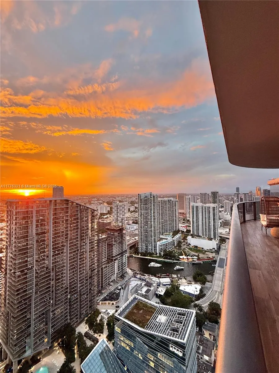801 S Miami Ave 5209, Miami, Florida 33130, Miami, Florida 33130, 3 Bedrooms Bedrooms, ,3 BathroomsBathrooms,Residential,For Sale,801 S Miami Ave 5209, Miami, Florida 33130,A11776321
