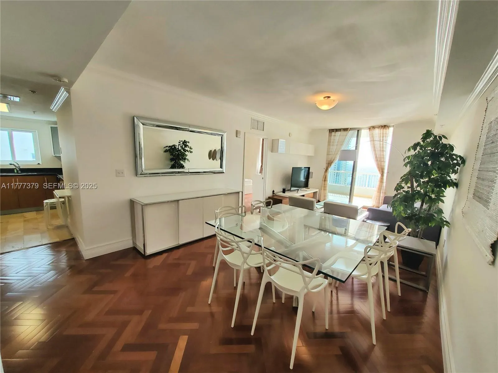 170 Se 14th St 2705, Miami, Florida 33131, Miami, Florida 33131, 2 Bedrooms Bedrooms, ,2 BathroomsBathrooms,Residential,For Sale,170 Se 14th St 2705, Miami, Florida 33131,A11777379