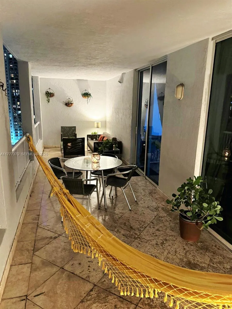170 Se 14th St 2705, Miami, Florida 33131, Miami, Florida 33131, 2 Bedrooms Bedrooms, ,2 BathroomsBathrooms,Residential,For Sale,170 Se 14th St 2705, Miami, Florida 33131,A11777379 170 Se 14th St 2705, Miami, Florida 33131, Miami, Florida 33131, 2 Bedrooms Bedrooms, ,2 BathroomsBathrooms,Residential,For Sale,170 Se 14th St 2705, Miami, Florida 33131,A11777379