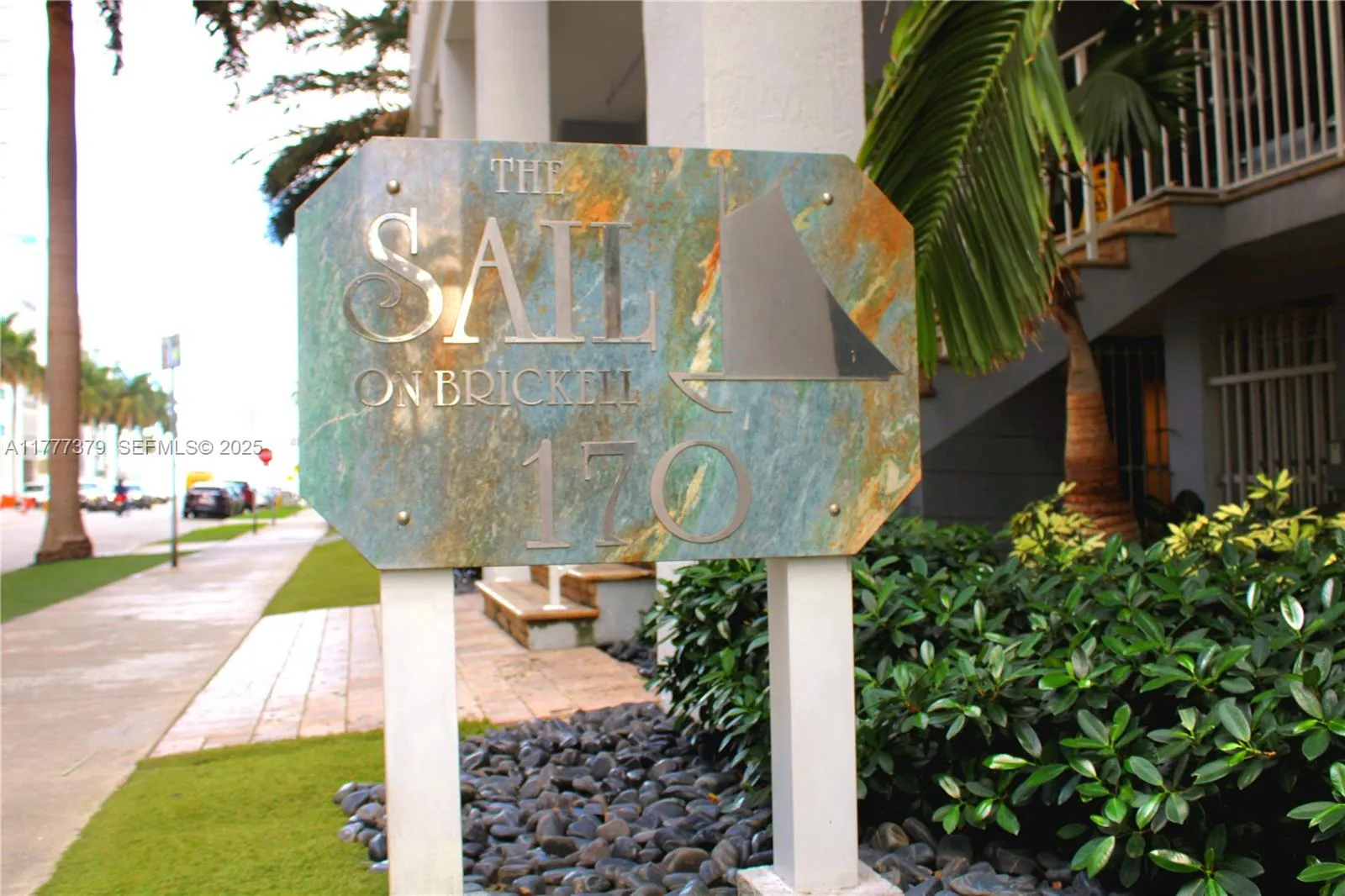 170 Se 14th St 2705, Miami, Florida 33131, Miami, Florida 33131, 2 Bedrooms Bedrooms, ,2 BathroomsBathrooms,Residential,For Sale,170 Se 14th St 2705, Miami, Florida 33131,A11777379