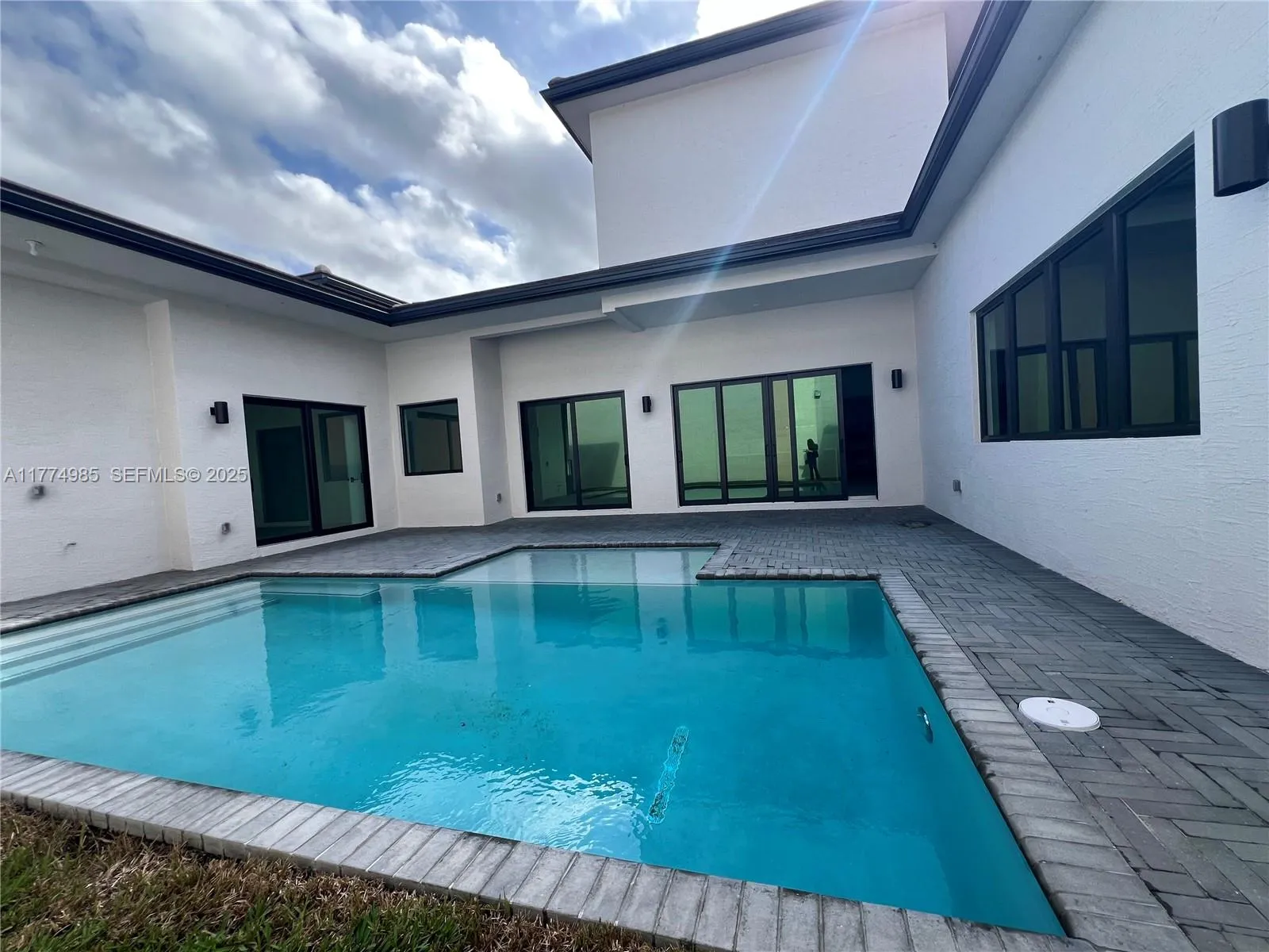 5725 W Ashwood, Hollywood, Florida 33312, Hollywood, Florida 33312, 5 Bedrooms Bedrooms, ,5 BathroomsBathrooms,Residential,For Sale,5725 W Ashwood, Hollywood, Florida 33312,A11774985