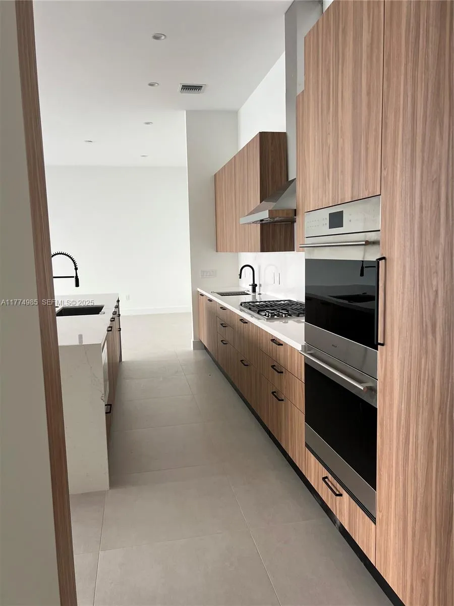 5725 W Ashwood, Hollywood, Florida 33312, Hollywood, Florida 33312, 5 Bedrooms Bedrooms, ,5 BathroomsBathrooms,Residential,For Sale,5725 W Ashwood, Hollywood, Florida 33312,A11774985