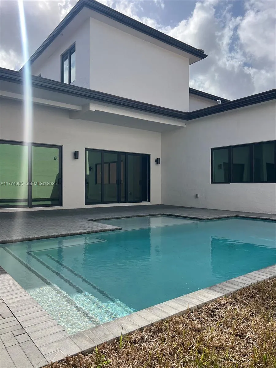 5725 W Ashwood, Hollywood, Florida 33312, Hollywood, Florida 33312, 5 Bedrooms Bedrooms, ,5 BathroomsBathrooms,Residential,For Sale,5725 W Ashwood, Hollywood, Florida 33312,A11774985