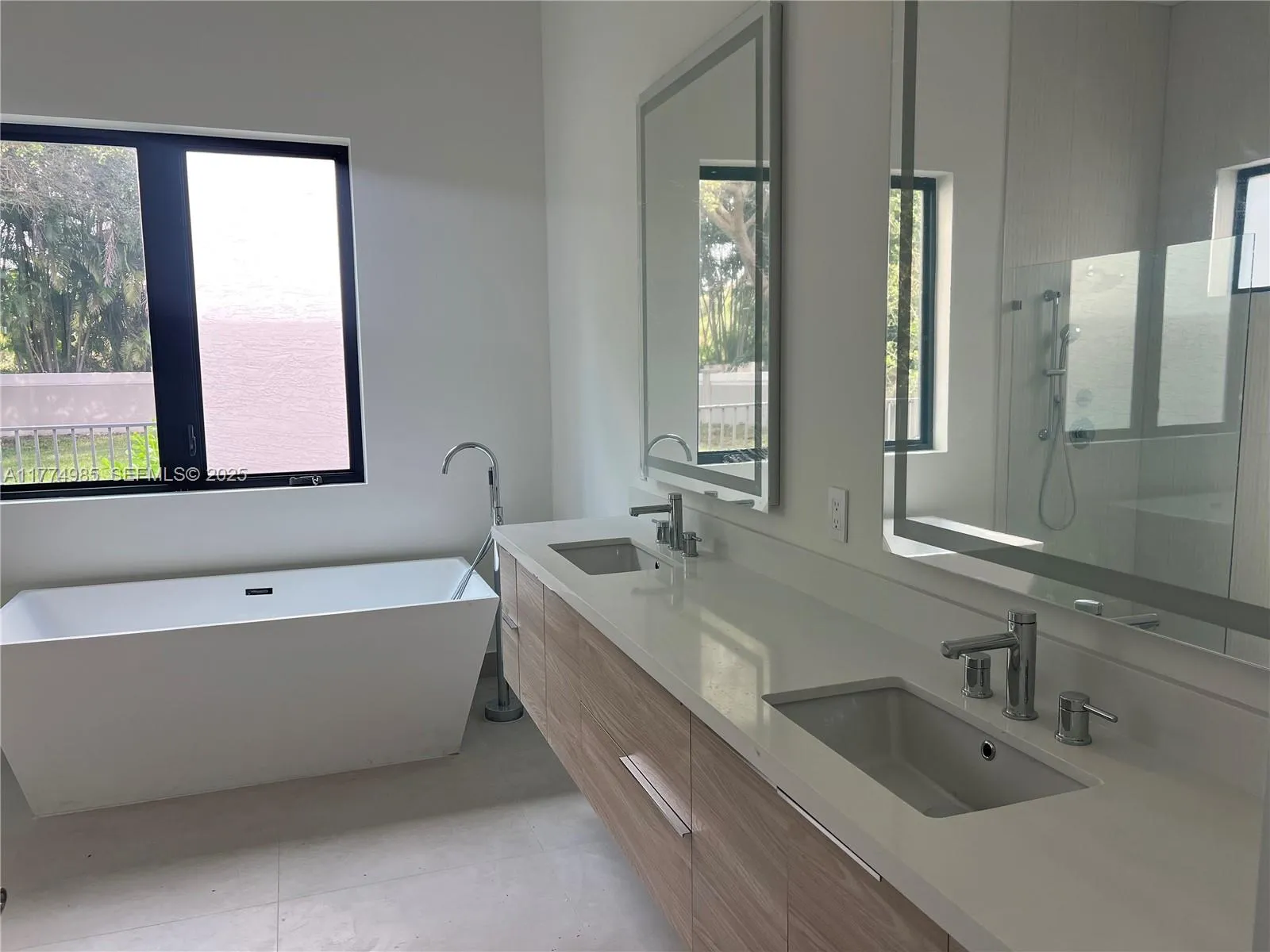 5725 W Ashwood, Hollywood, Florida 33312, Hollywood, Florida 33312, 5 Bedrooms Bedrooms, ,5 BathroomsBathrooms,Residential,For Sale,5725 W Ashwood, Hollywood, Florida 33312,A11774985