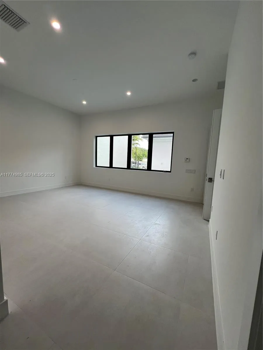 5725 W Ashwood, Hollywood, Florida 33312, Hollywood, Florida 33312, 5 Bedrooms Bedrooms, ,5 BathroomsBathrooms,Residential,For Sale,5725 W Ashwood, Hollywood, Florida 33312,A11774985