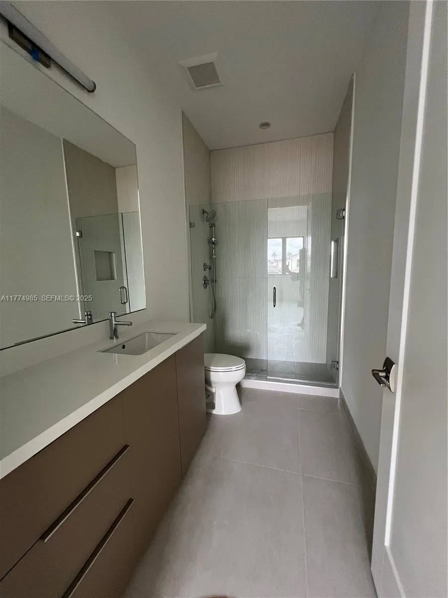 5725 W Ashwood, Hollywood, Florida 33312, Hollywood, Florida 33312, 5 Bedrooms Bedrooms, ,5 BathroomsBathrooms,Residential,For Sale,5725 W Ashwood, Hollywood, Florida 33312,A11774985