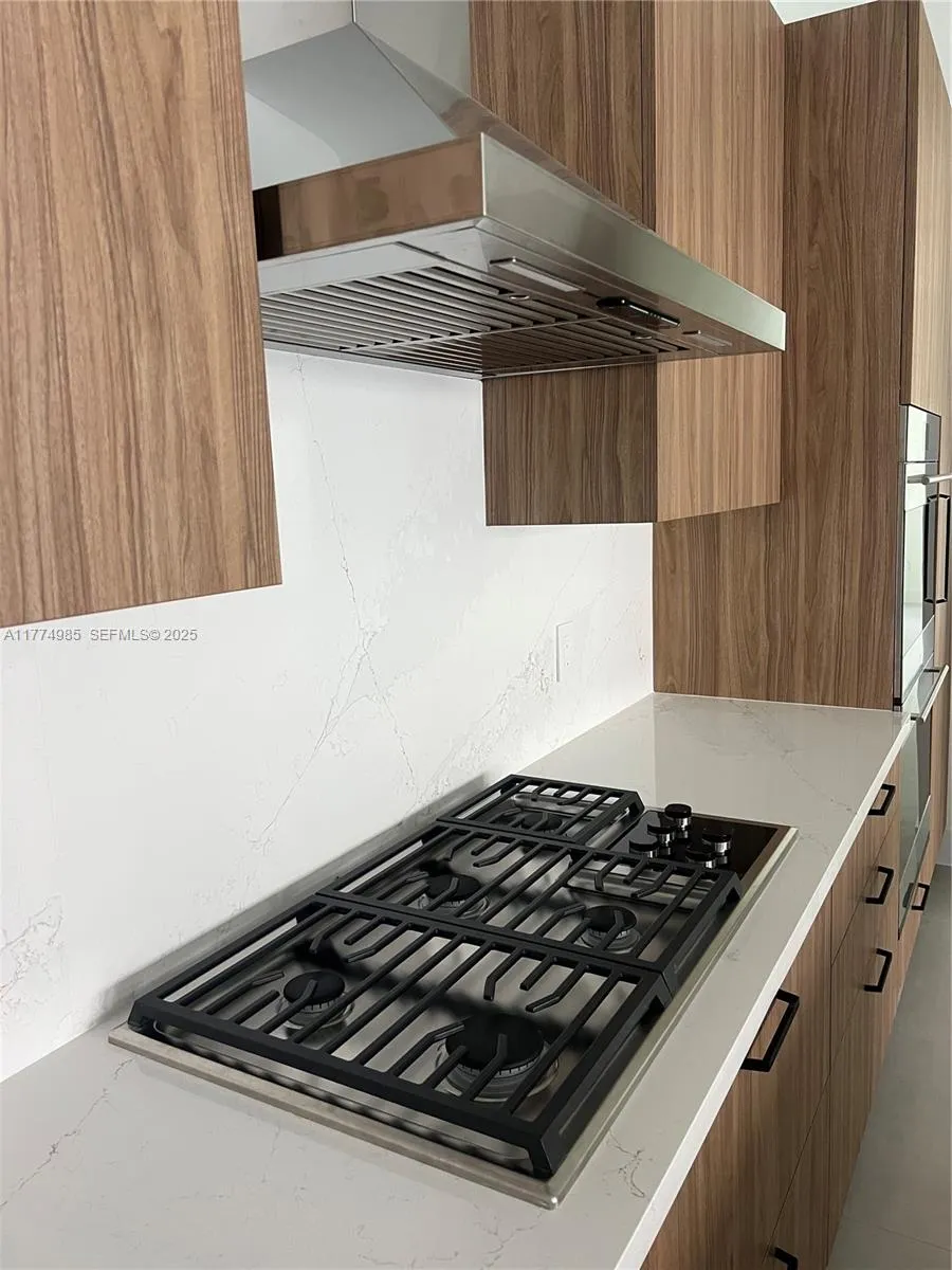 5725 W Ashwood, Hollywood, Florida 33312, Hollywood, Florida 33312, 5 Bedrooms Bedrooms, ,5 BathroomsBathrooms,Residential,For Sale,5725 W Ashwood, Hollywood, Florida 33312,A11774985