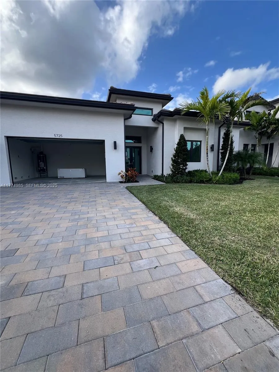 5725 W Ashwood, Hollywood, Florida 33312, Hollywood, Florida 33312, 5 Bedrooms Bedrooms, ,5 BathroomsBathrooms,Residential,For Sale,5725 W Ashwood, Hollywood, Florida 33312,A11774985