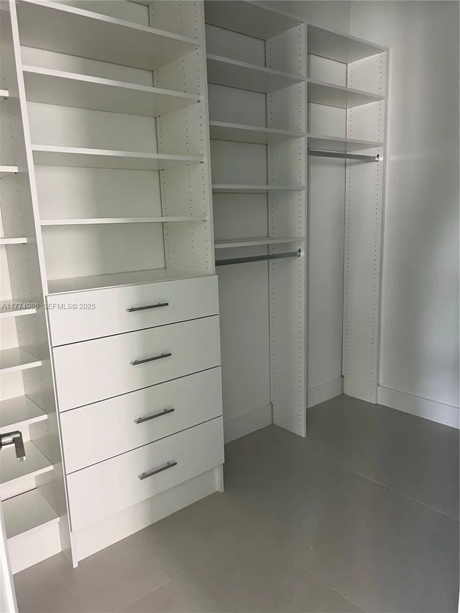 5725 W Ashwood, Hollywood, Florida 33312, Hollywood, Florida 33312, 5 Bedrooms Bedrooms, ,5 BathroomsBathrooms,Residential,For Sale,5725 W Ashwood, Hollywood, Florida 33312,A11774985