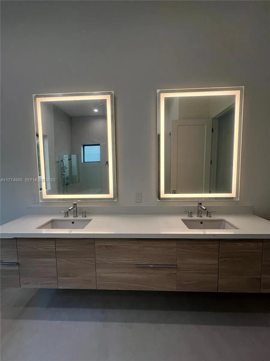 5725 W Ashwood, Hollywood, Florida 33312, Hollywood, Florida 33312, 5 Bedrooms Bedrooms, ,5 BathroomsBathrooms,Residential,For Sale,5725 W Ashwood, Hollywood, Florida 33312,A11774985