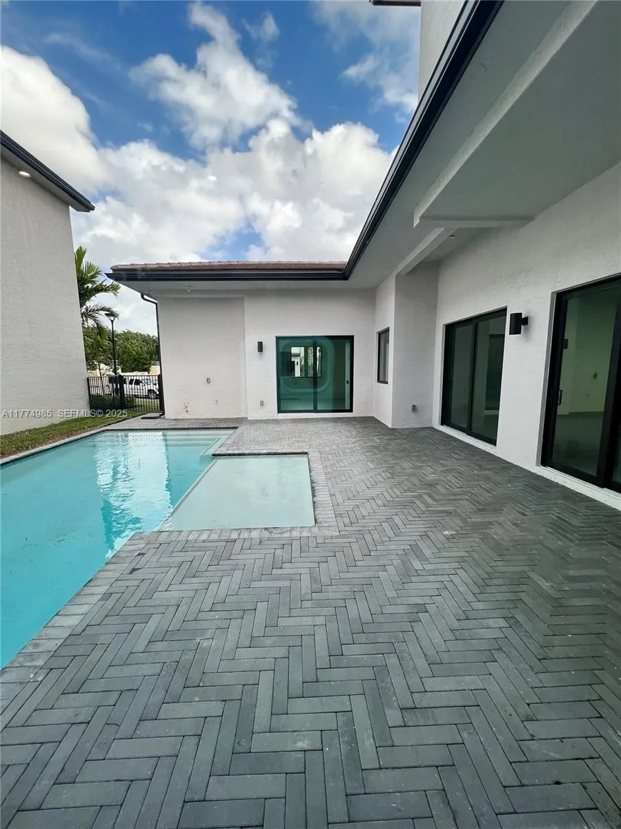 5725 W Ashwood, Hollywood, Florida 33312, Hollywood, Florida 33312, 5 Bedrooms Bedrooms, ,5 BathroomsBathrooms,Residential,For Sale,5725 W Ashwood, Hollywood, Florida 33312,A11774985
